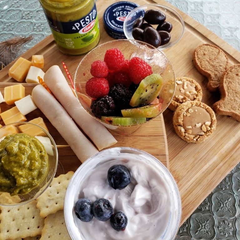 Easy Snack Plate Dinner Ideas with Barilla Pesto!